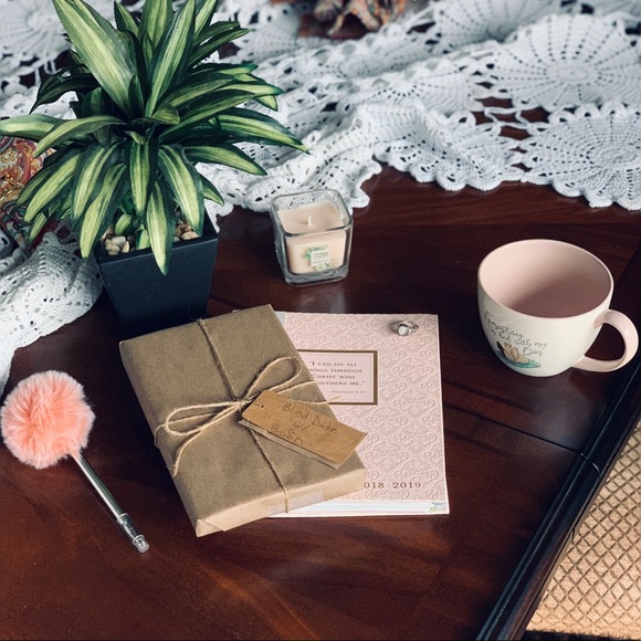 ✨Blind Date With A Book✨ - Picture 2 of 6